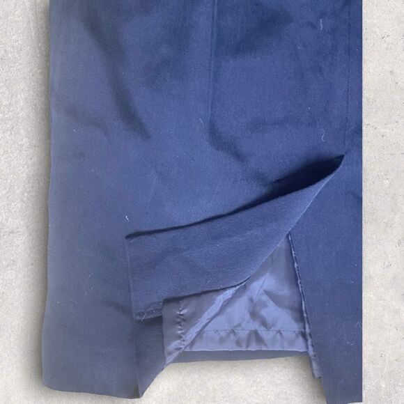 Travis Ayers | EUC Vintage Women’s 100% Silk Navy Blue Pencil Skirt Size 2P - Picture 10 of 10